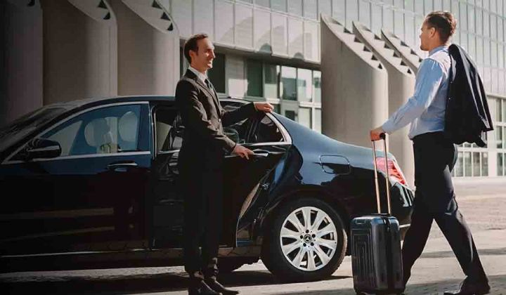 Airport Limo Guelph | Luxury Airport Travel Guide